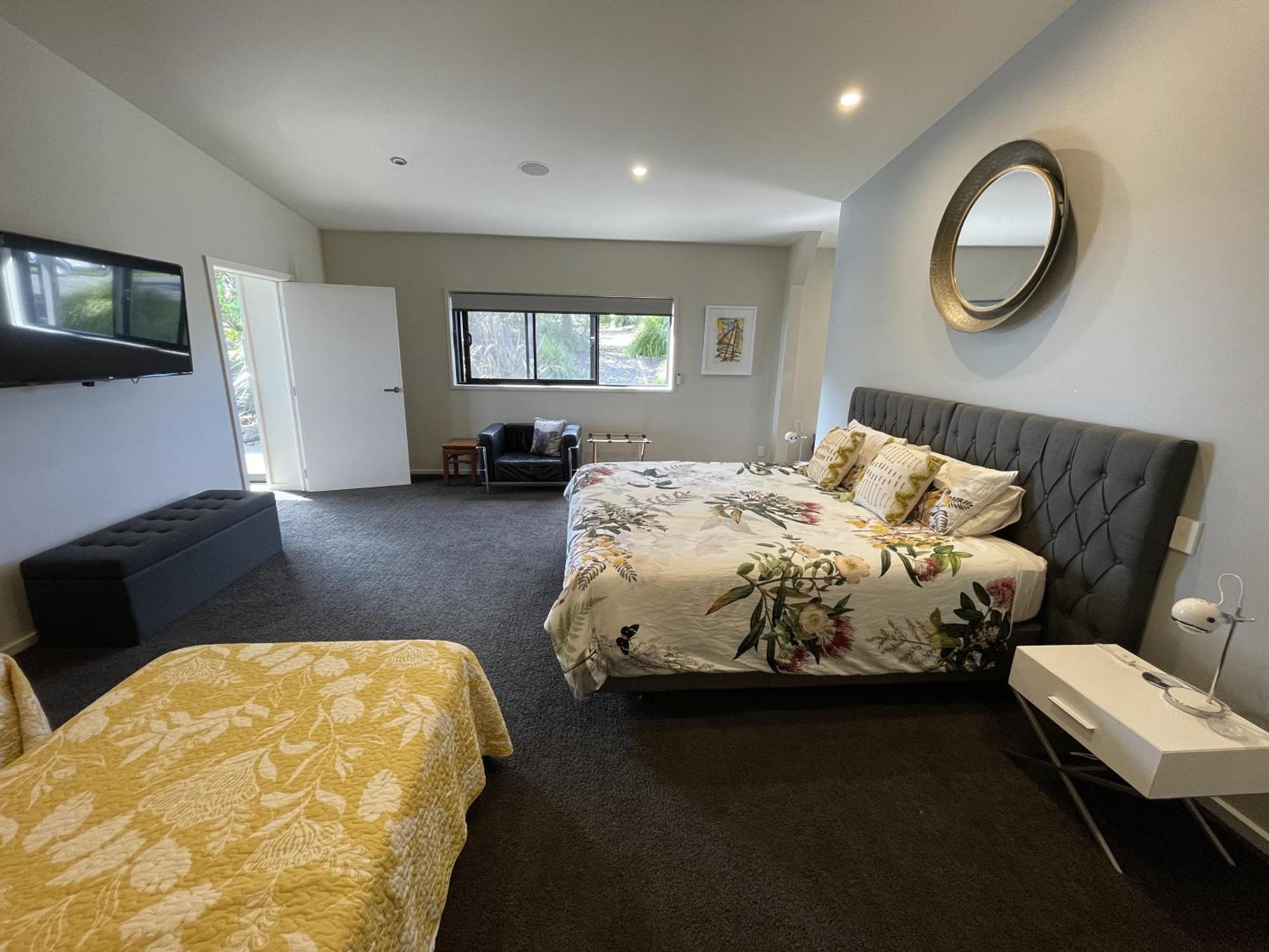 Matapouri & Tutukaka Spectacular Coastal Views- Aroha Luxury Guest Suite Екстер'єр фото
